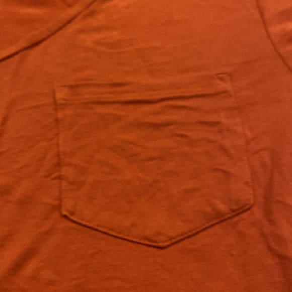 Orange soft hollister tshirt - Picture 3 of 7